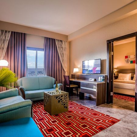 รามาดา บาย วินด์แฮม นาซาเรธ Hotel ภายนอก รูปภาพ
