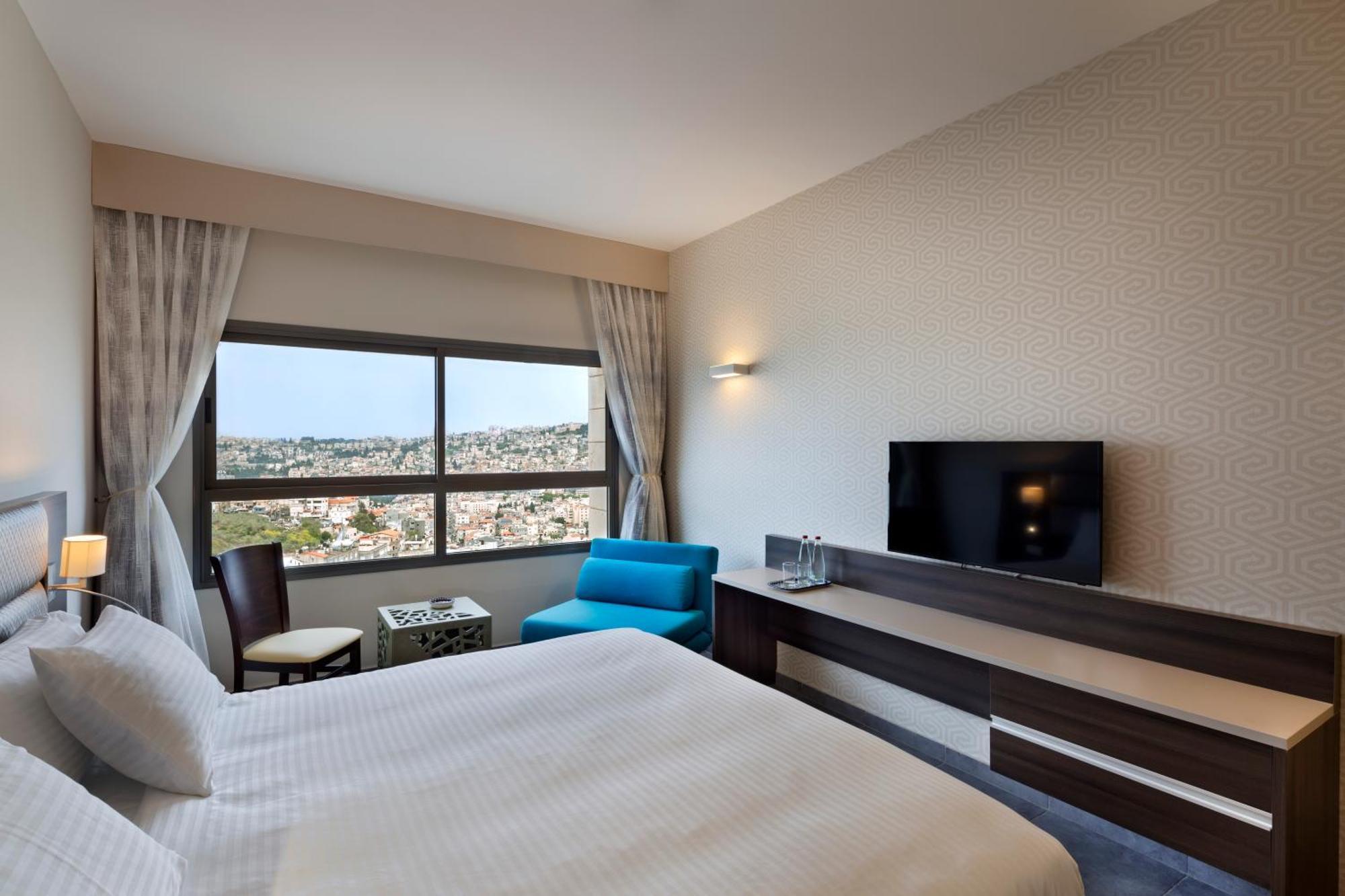 รามาดา บาย วินด์แฮม นาซาเรธ Hotel ภายนอก รูปภาพ