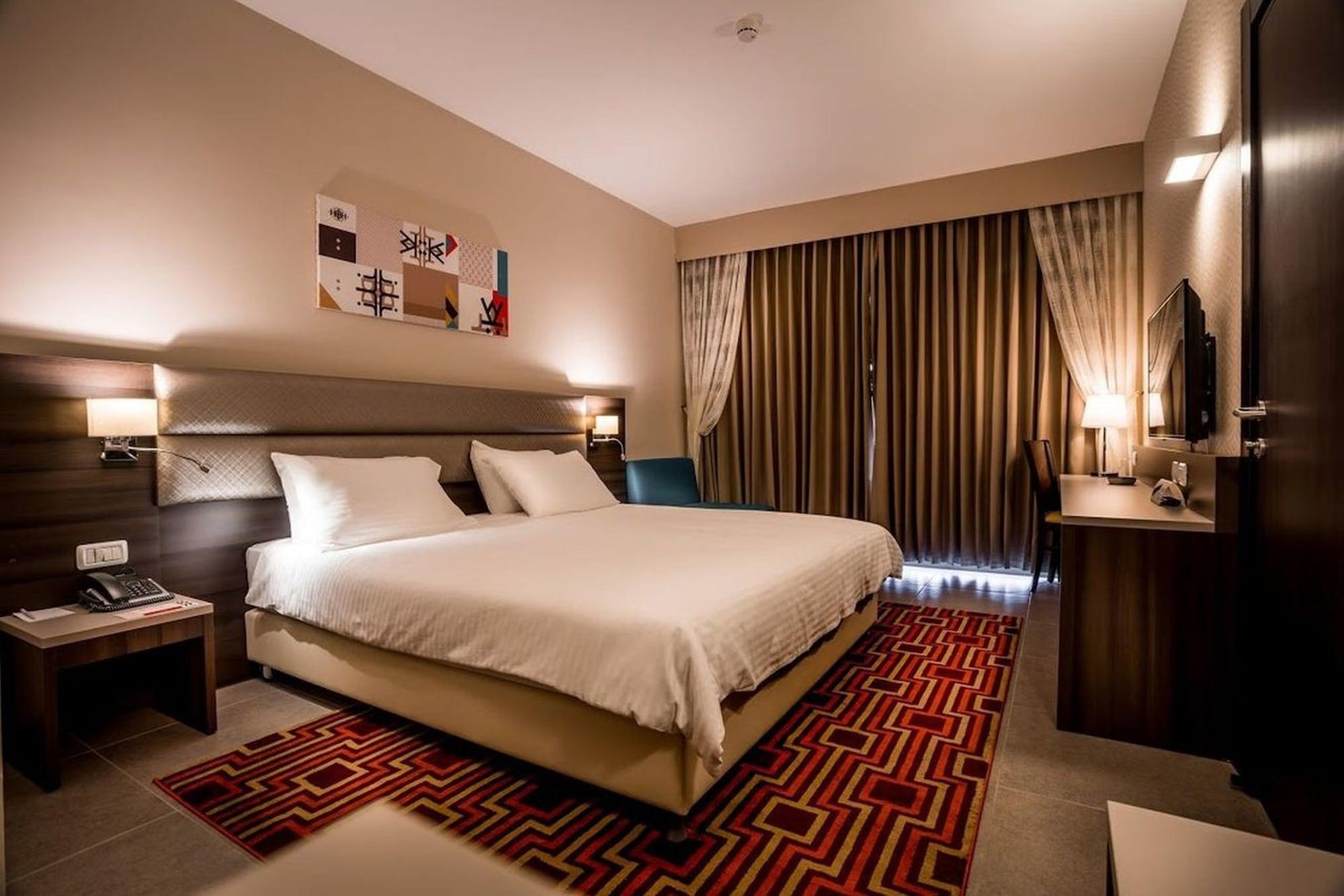 รามาดา บาย วินด์แฮม นาซาเรธ Hotel ภายนอก รูปภาพ
