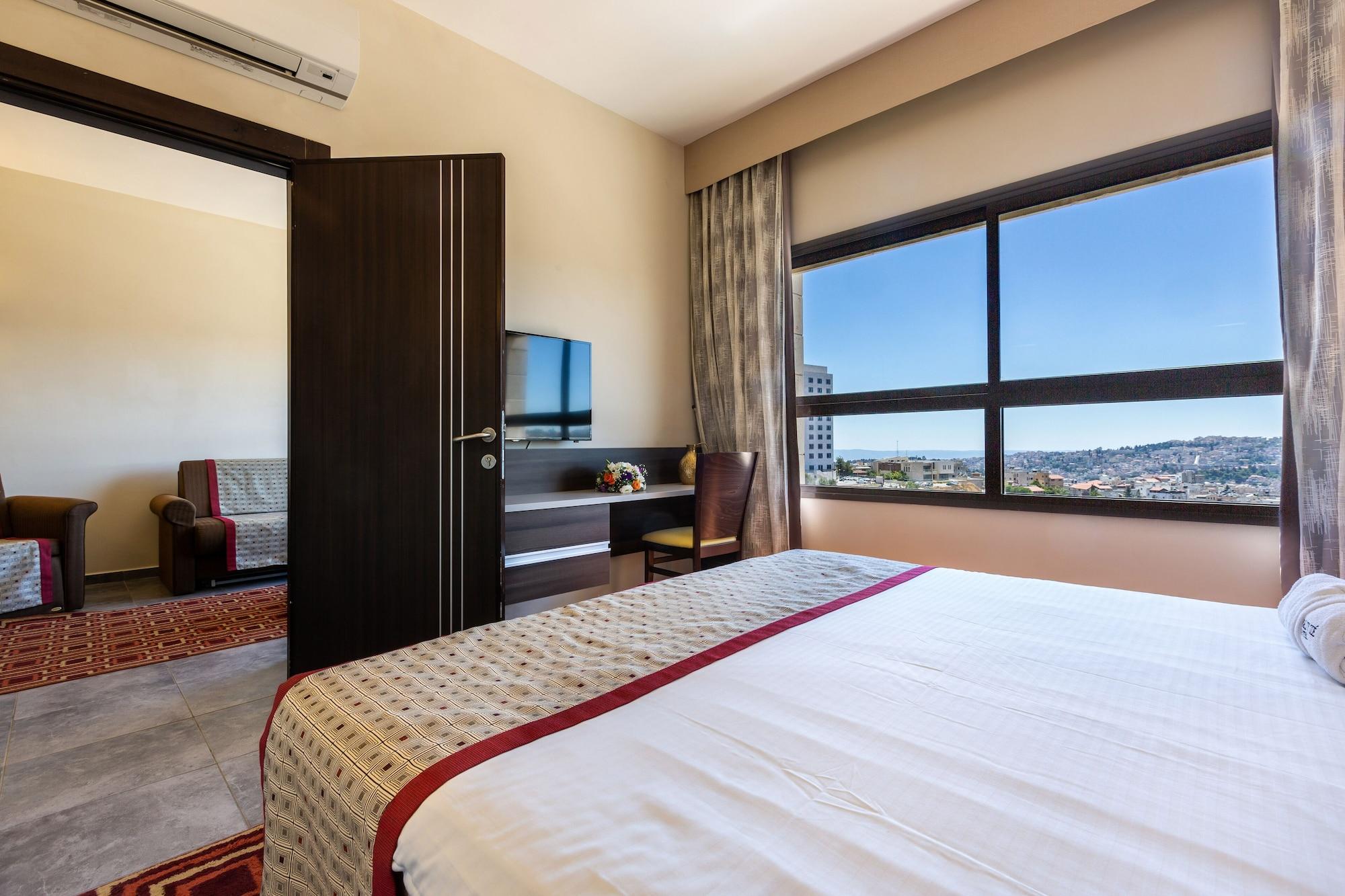 รามาดา บาย วินด์แฮม นาซาเรธ Hotel ภายนอก รูปภาพ