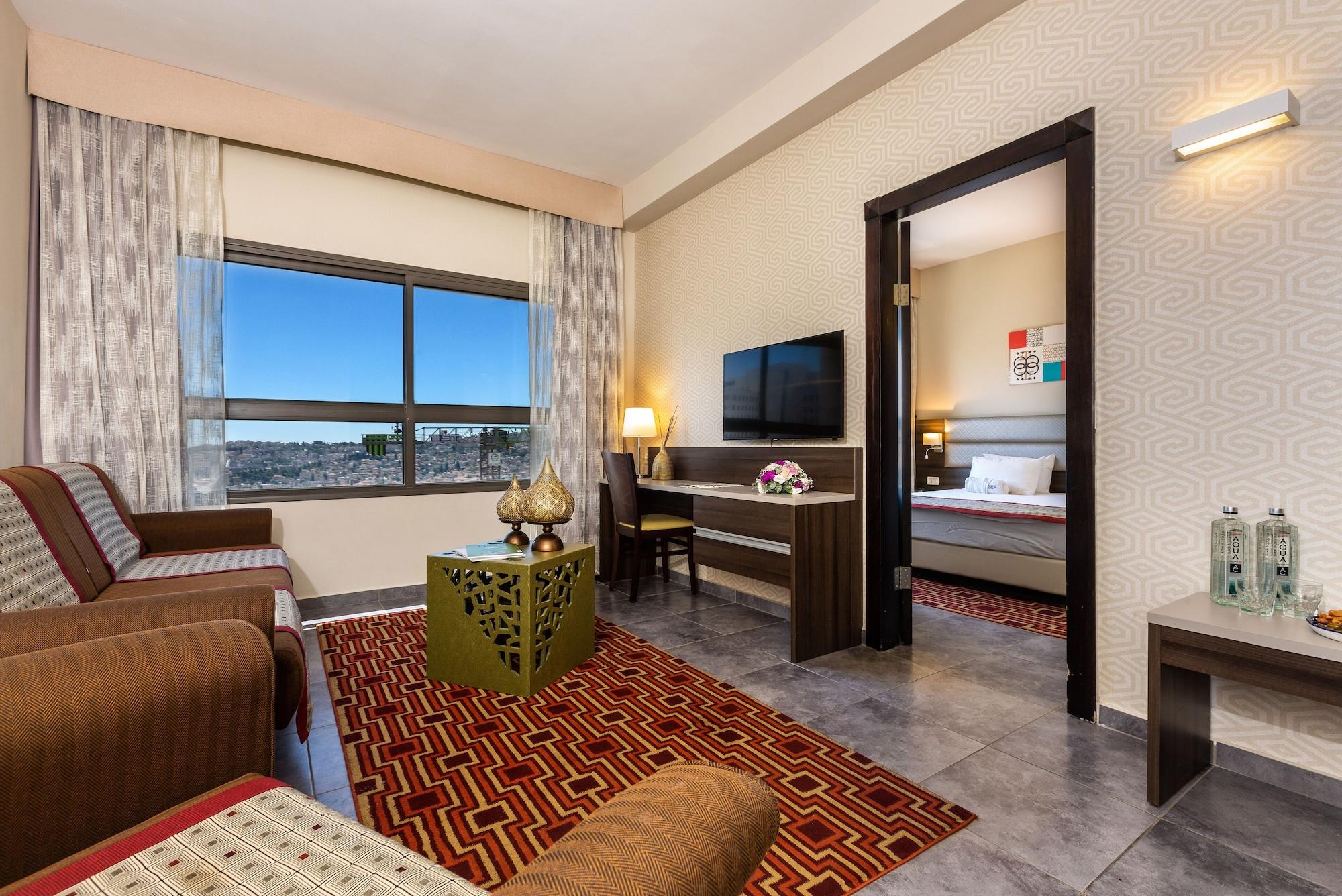 รามาดา บาย วินด์แฮม นาซาเรธ Hotel ภายนอก รูปภาพ