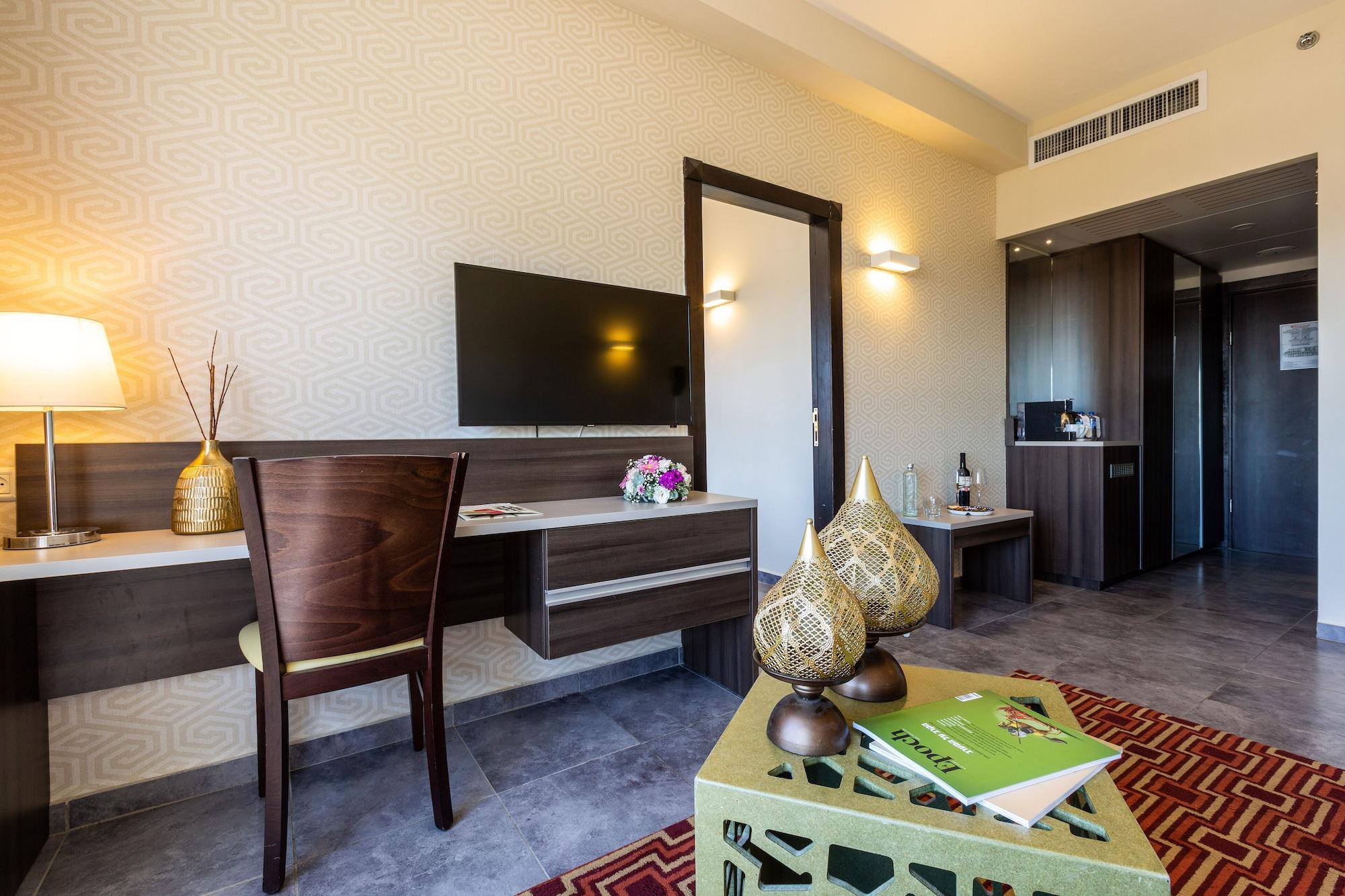 รามาดา บาย วินด์แฮม นาซาเรธ Hotel ภายนอก รูปภาพ